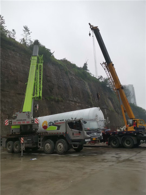 铅山县“不怕风雨冻”—— 吊车的 “恶劣环境适应” 技术